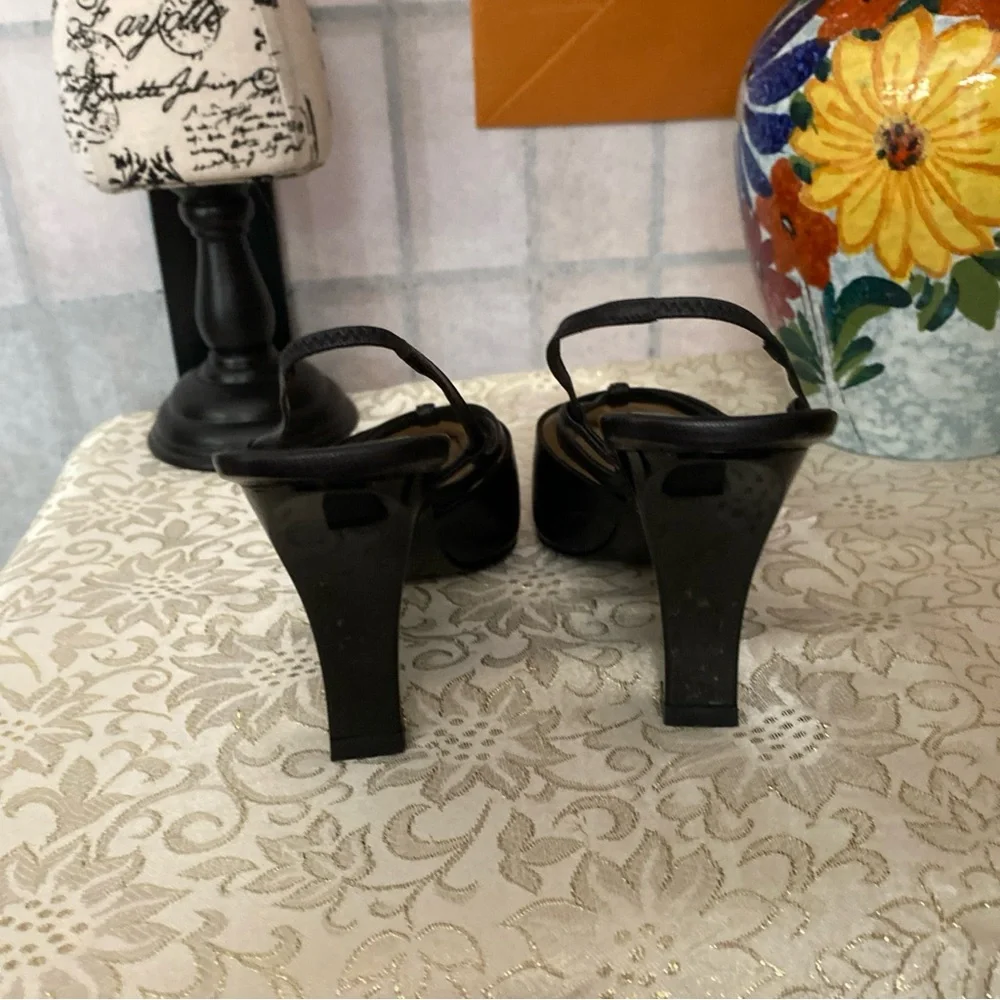 CHANEL New Black Pointed-Toe Slingback Heels Fits 5.5/6 (Euro 35.5) - Picture 5 of 16